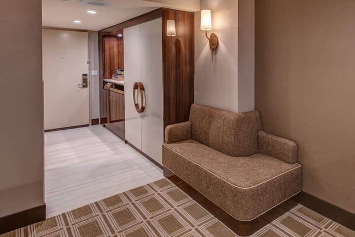Room 13 of 72