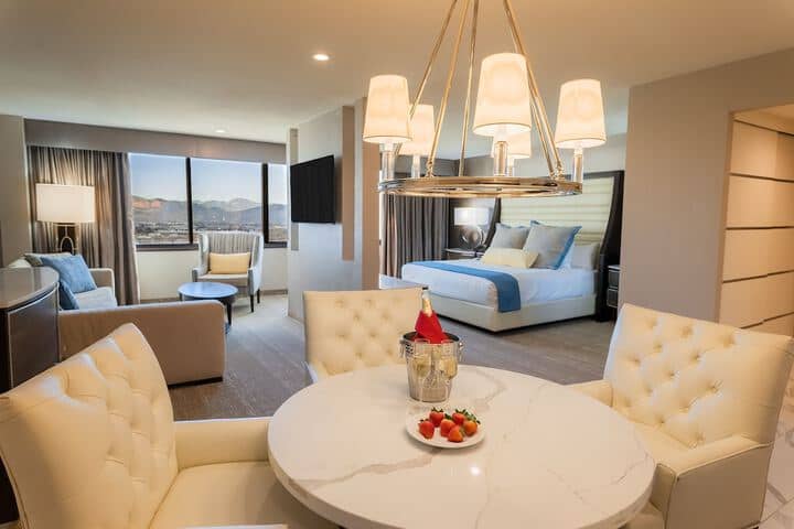 Room 4 of 72
